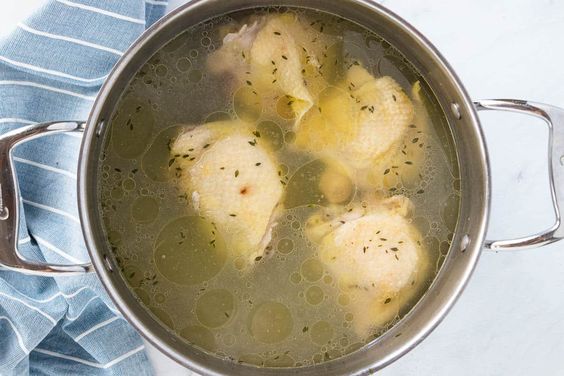 How long does it take to boil chicken thighs?
