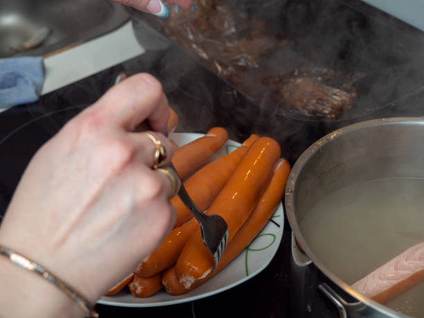 how long to boil a bratwurst