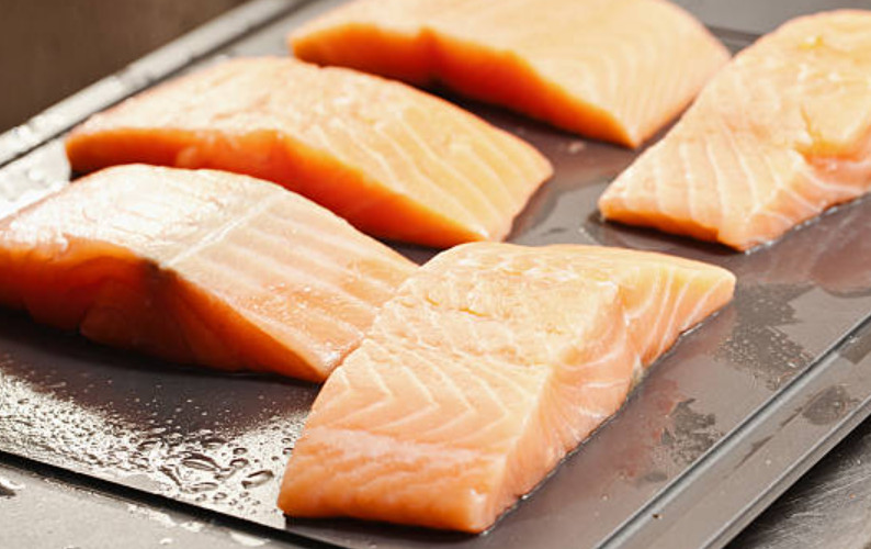 How Long Can Defrosted Salmon Stay In The Fridge? Recipes