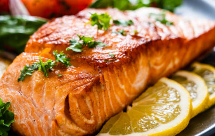 How long does cooked salmon last in the fridge